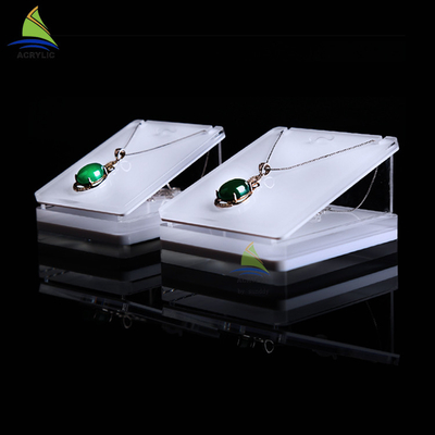 এক্রাইলিক গয়না নেকলেস প্রদর্শন