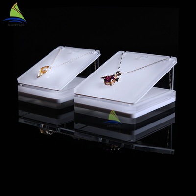 এক্রাইলিক গয়না নেকলেস প্রদর্শন