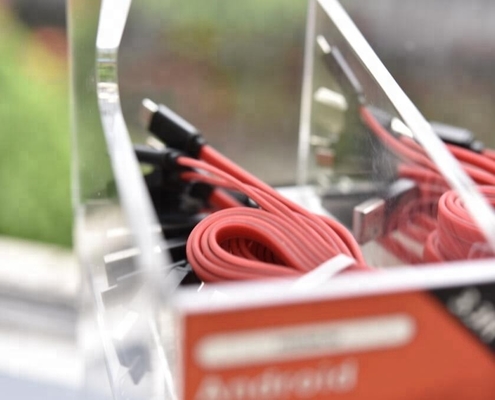 Usb কেবল স্ফটিক মসৃণতা জন্য এক্রাইলিক সেল ফোন আনুষঙ্গিক প্রদর্শন স্ট্যান্ড